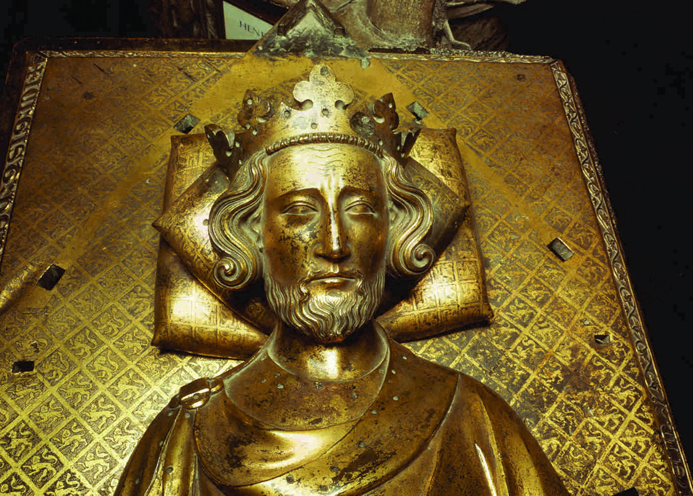 Henry III tomb effigy head & sh (81MB) 300 Westminster Abbey copyright photo.jpg