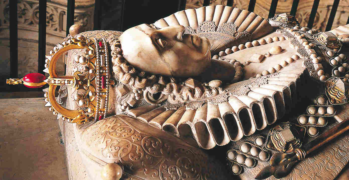 Elizabeth I tomb effigy head & ruff (AH) 300 .jpg