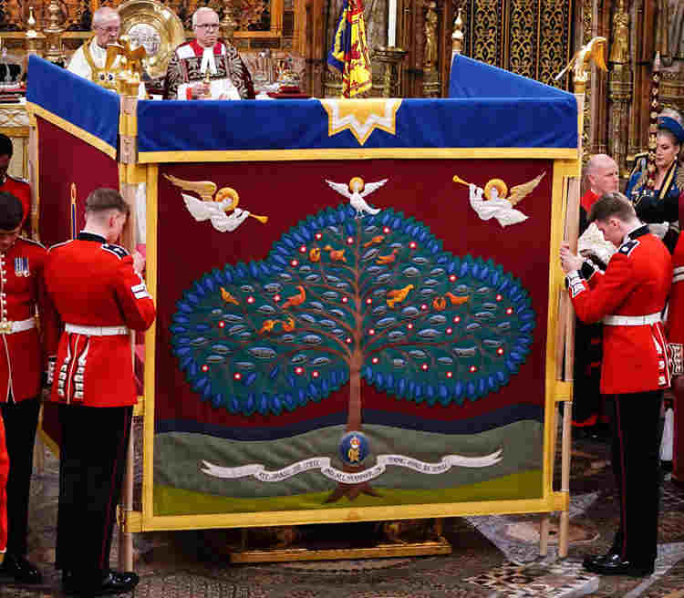 Photograph of the anointing screen used during HM King Charles III's coronation to prevent the congregation and TV audiences viewing the most sacred part of the Christian service, involving the ampulla and spoon.