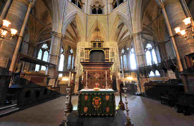 The shrine of St Edward the Confessor, surrounded by the shrines of other monarchs