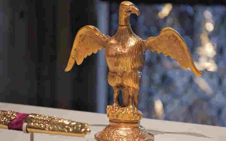Photograph of replica ampulla, an eagle shaped container within the Queen's Diamond Jubilee Galleries at Westminster Abbey
