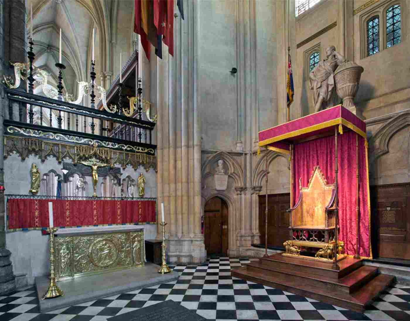 St George's chapel looking se with Cor Chair (DL13) 300 Westminster Abbey copyright.jpg