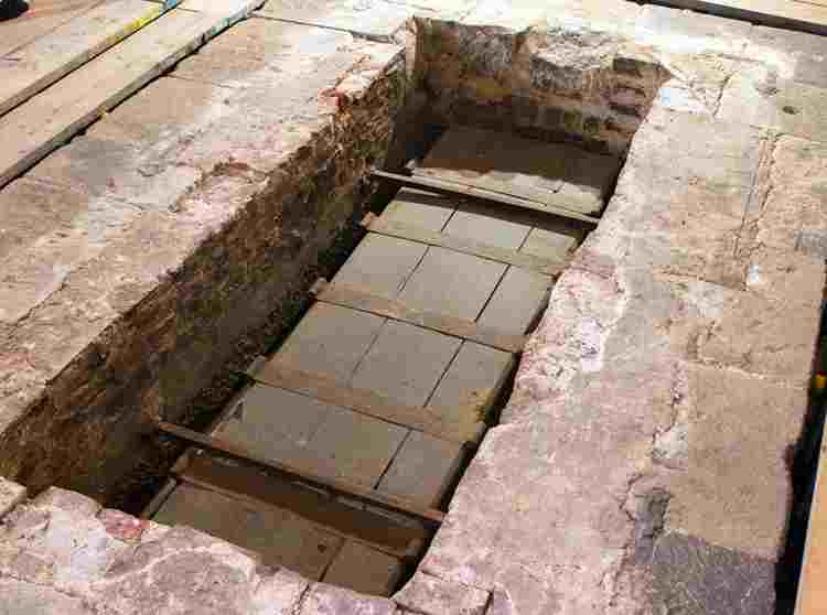 Wooden coffin of Edward the Confessor within his Shrine