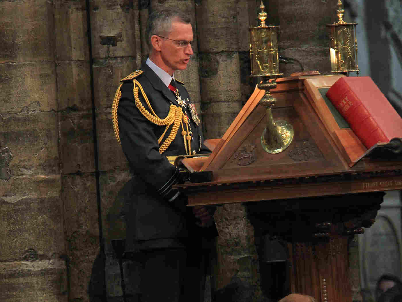 Air Chief Marshal Sir Stephen Hillier reads Isaiah 40: 25-31