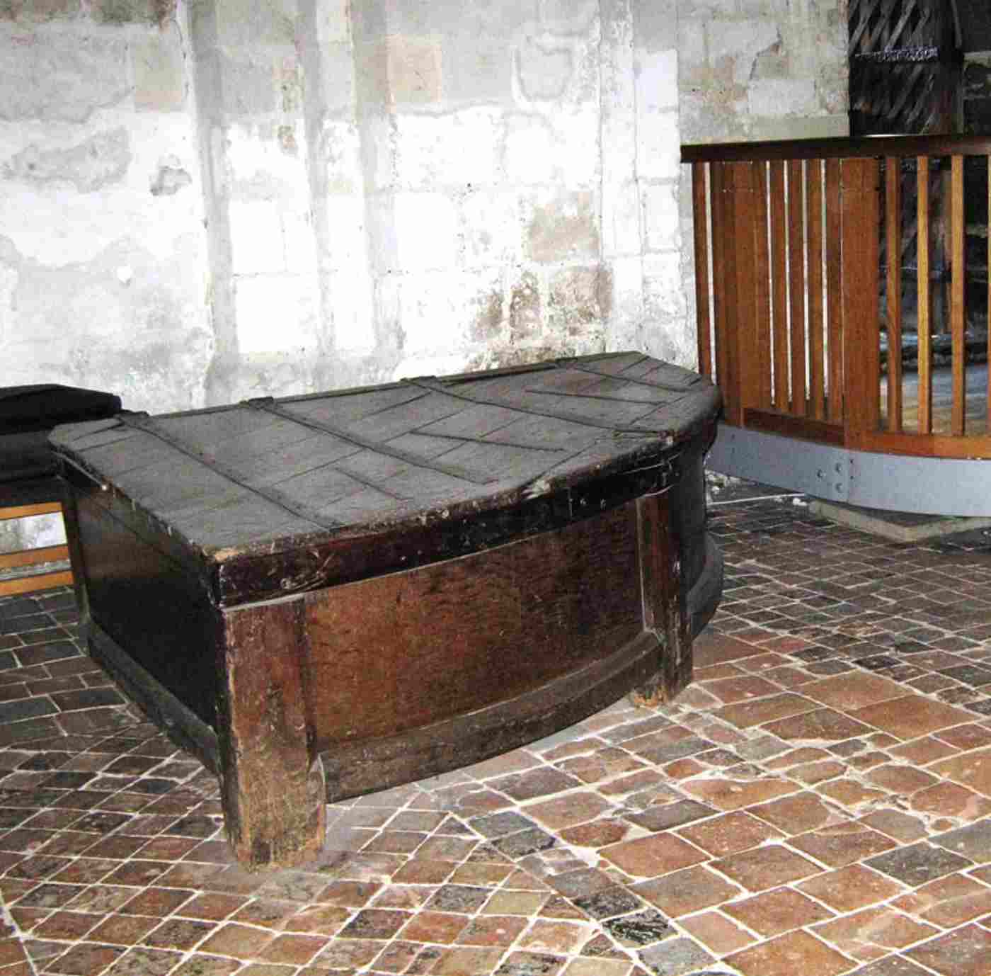 Cope Chest In Pyx 96Dpi