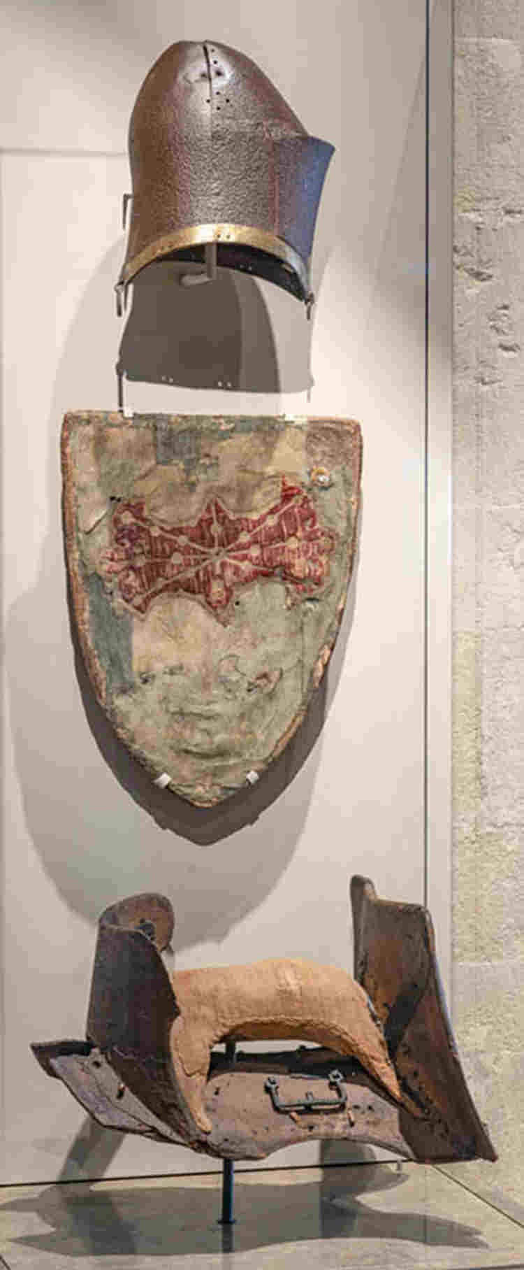 Henry V's helm, shield, and saddle carried at his funeral