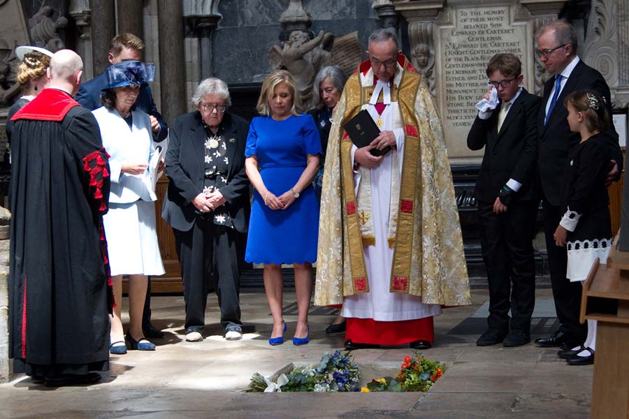 Ashes Of Stephen Hawking Buried In The Abbey | Westminster Abbey